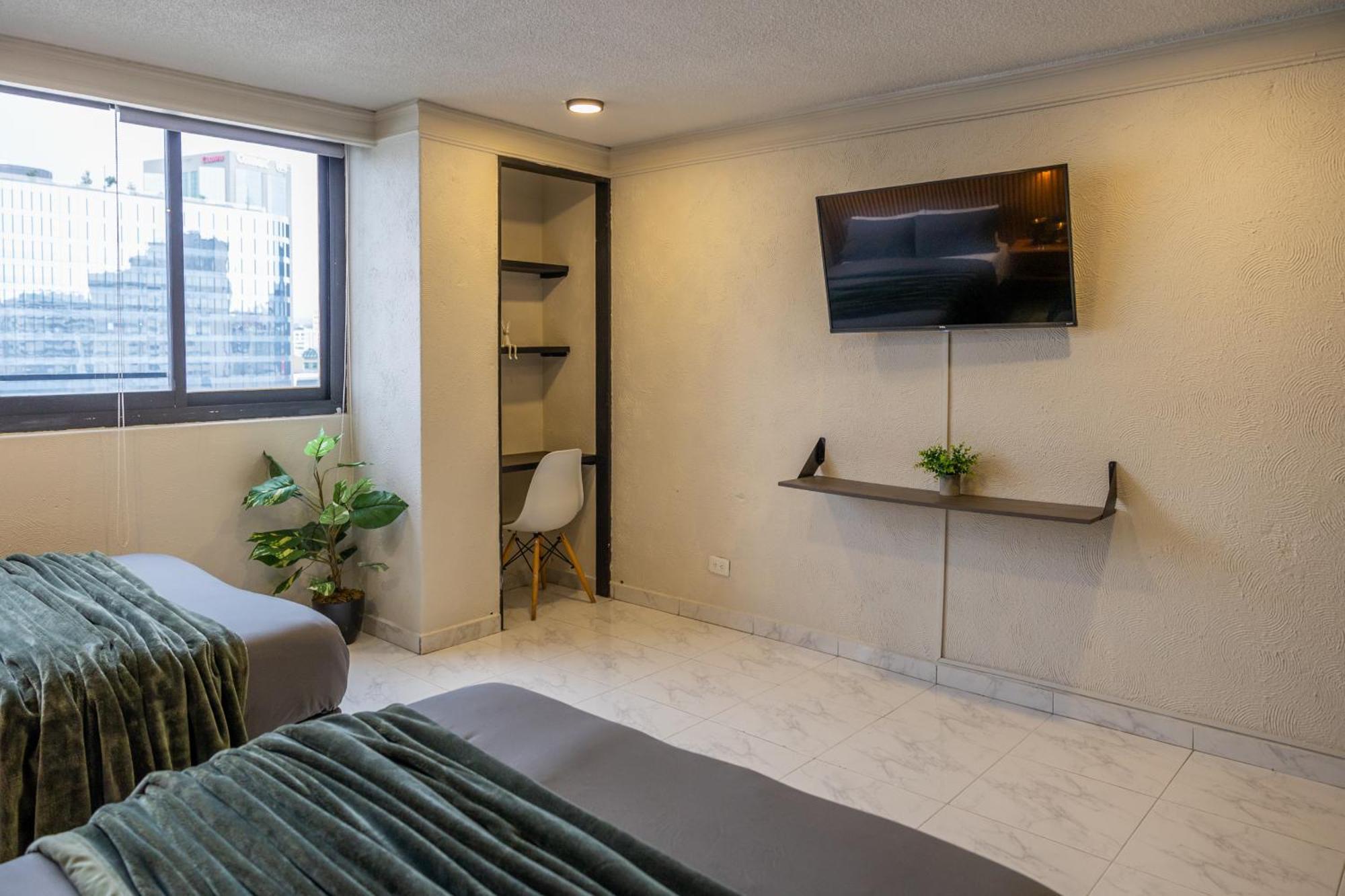 Posh Polanco Stay Tvs And Desks In Each Room Мехико Экстерьер фото